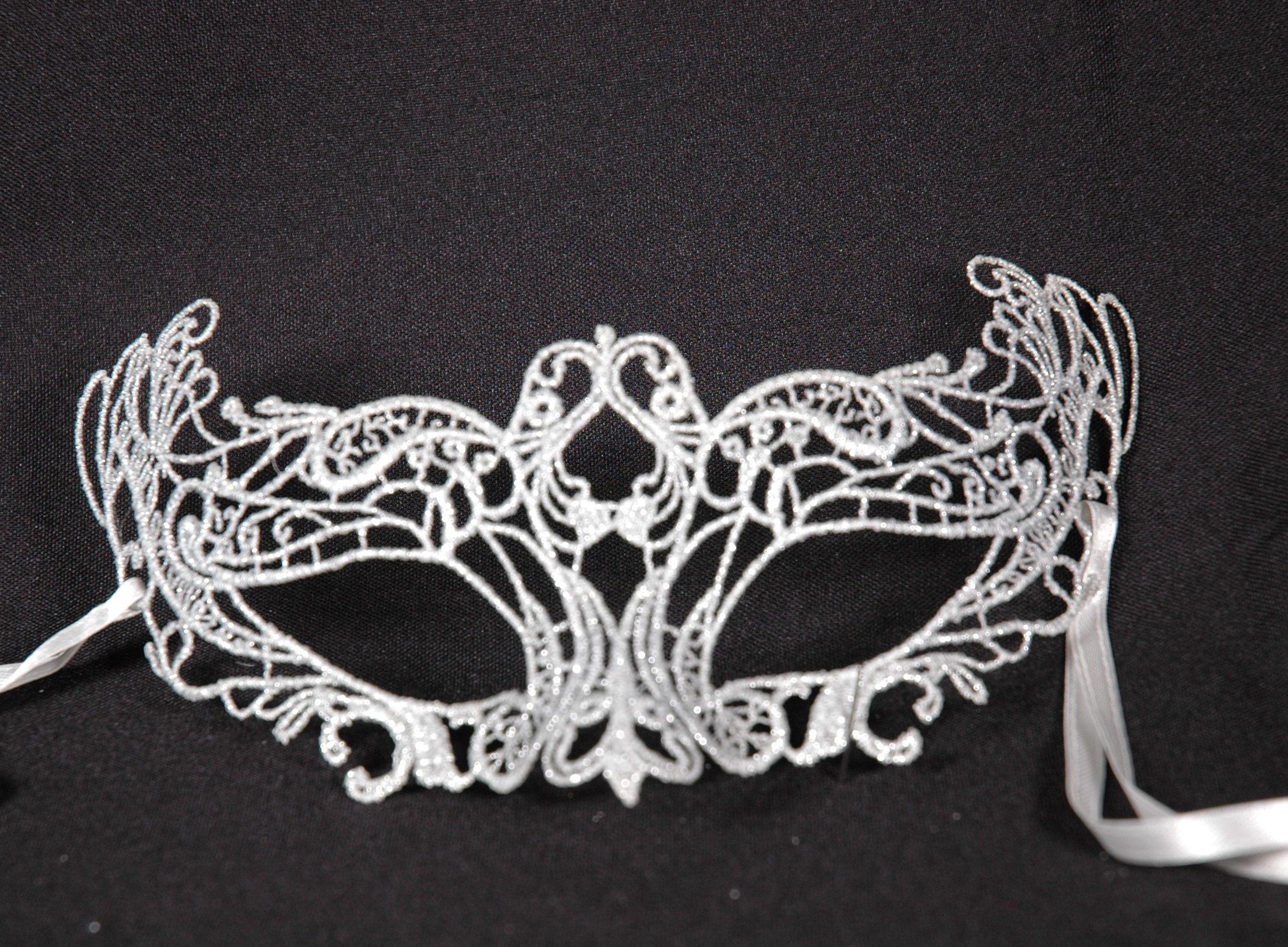 Venezianische Spitzen-Maske silber  Onda