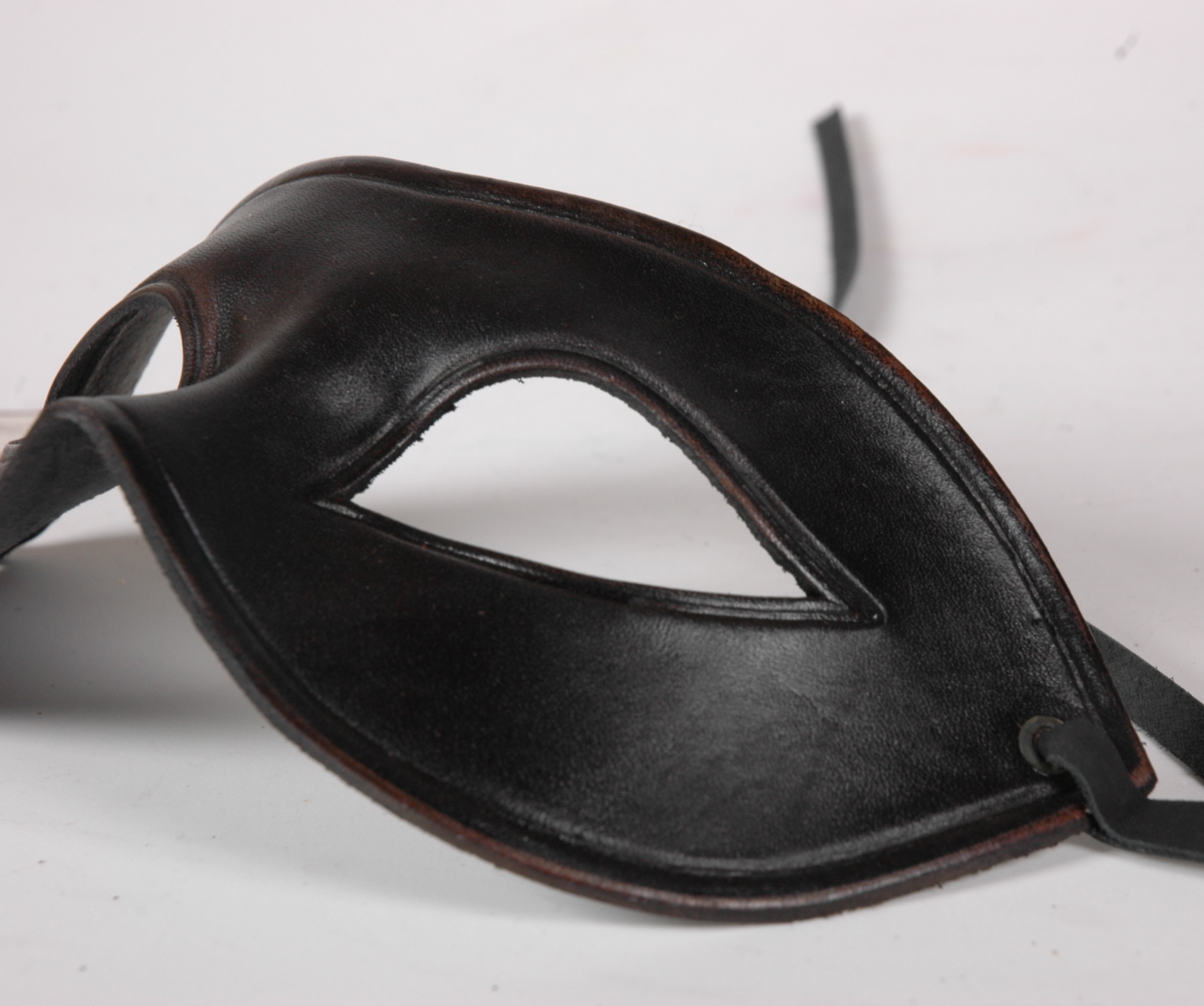 Venezianische Leder Maske schwarz