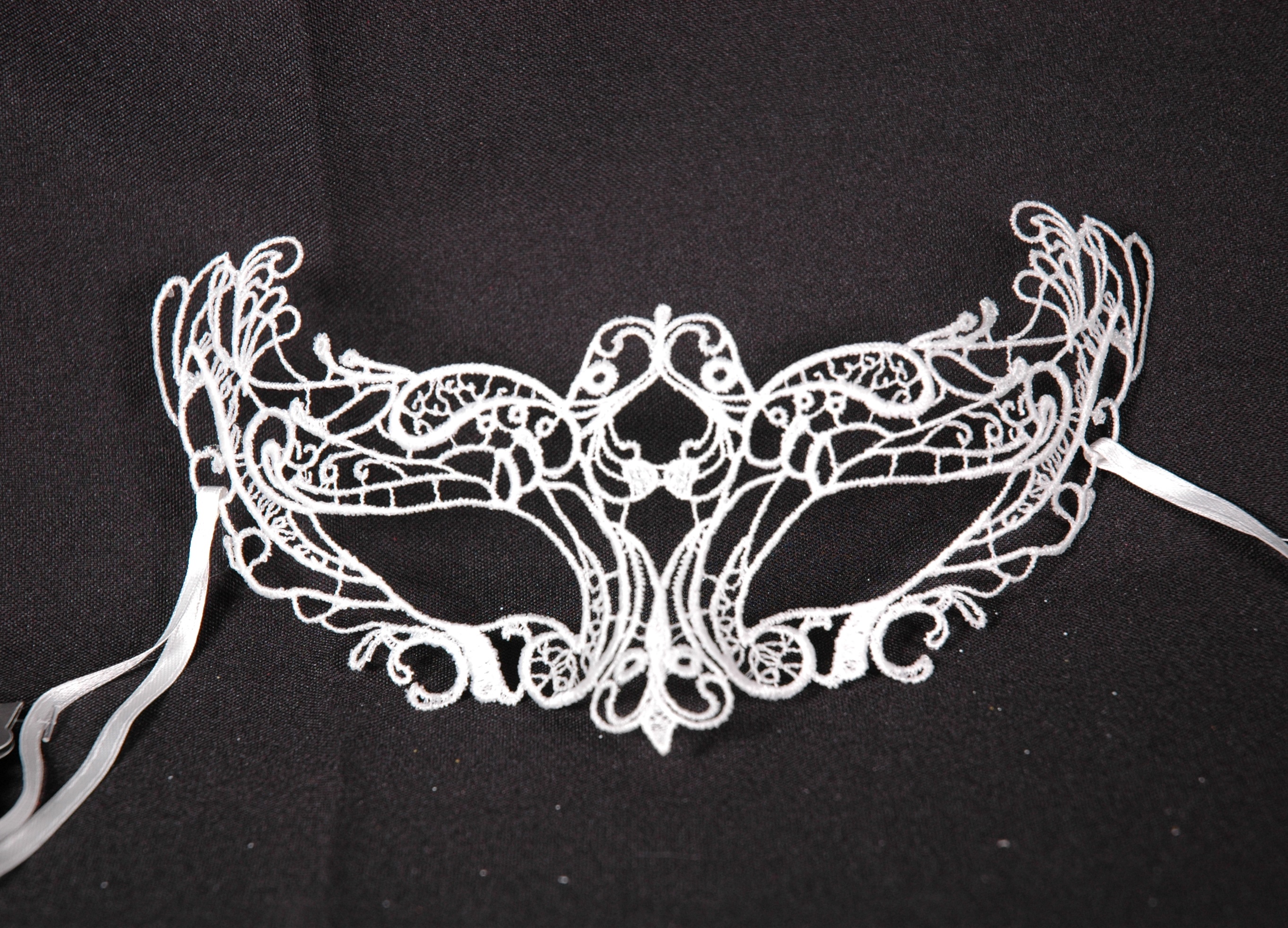 Venezianische Spitzen-Maske Onda weiß